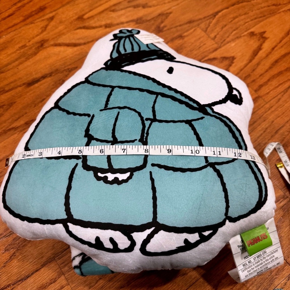 Snoopy NWT Peanuts Pillow Throw Blanket Set Cozy Plush Gift Puffer Coat Blue - Picture 3 of 5